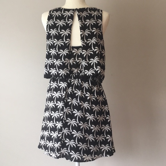 SOLD Gabriella Rocha | Sleeveless Dennet Swing - Picture 7 of 8